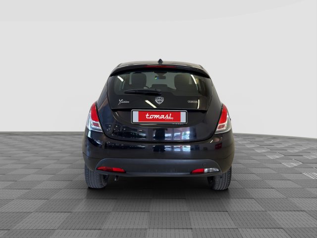 Lancia Ypsilon Ypsilon 1.0 FireFly 5 porte S&S Hybrid Silver - foto 4 di 4