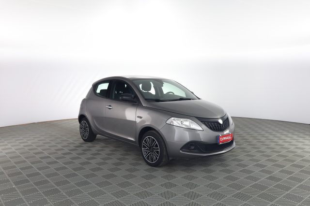 Lancia Ypsilon Ypsilon 1.0 FireFly 5 porte S&S Hybrid Silver - foto 4 di 4