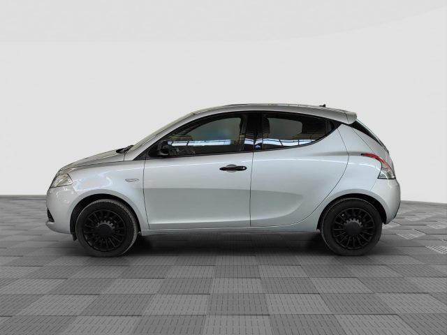Lancia Ypsilon Ypsilon 1.2 69 CV 5 porte S&S Elefantino Blu - foto 2 di 4