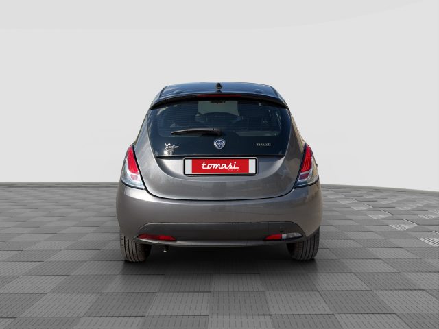 Lancia Ypsilon Ypsilon 1.0 FireFly 5 porte S&S Hybrid Silver Plus - foto 4 di 4