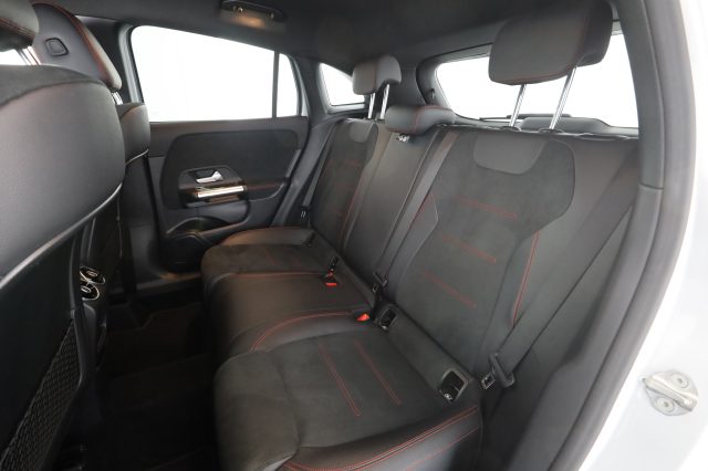 Mercedes-Benz CLA sse GLA GLA 180 d Automatic Premium - foto 3 di 4