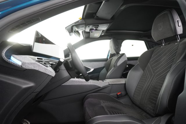 Peugeot 3008 3Âª serie Hybrid 136 e-DCS6 Allure - foto 2 di 4