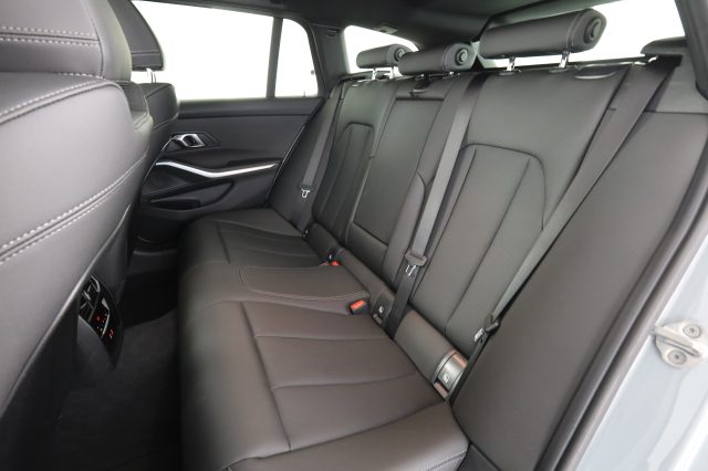 BMW 330 Serie 3 (G20/G21) d 48V xDrive Touring Msport - foto 3 di 4