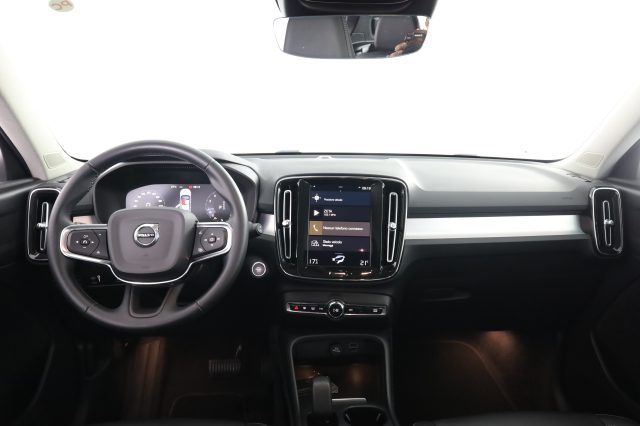 Volvo XC40 XC40 T2 Geartronic Momentum Pro - foto 4 di 4