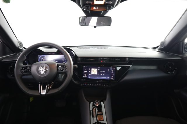 Alfa Romeo Junior Junior 1.2 136 CV Hybrid eDCT6 - foto 4 di 4