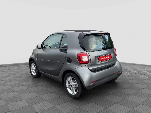 smart forTwo fortwo EQ Pure - foto 3 di 4