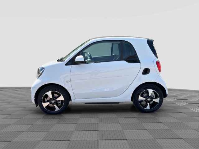 smart forTwo fortwo EQ passion - foto 2 di 4