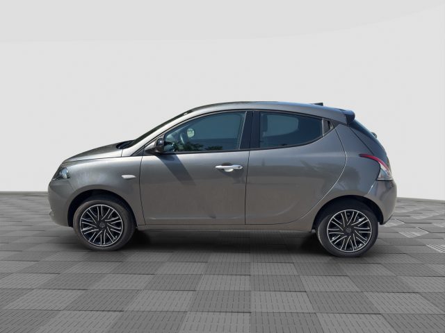 Lancia Ypsilon Ypsilon 1.0 FireFly 5 porte S&S Hybrid Gold - foto 2 di 4