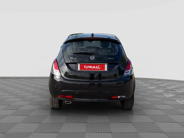 Lancia Ypsilon Ypsilon 1.0 FireFly 5 porte S&S Hybrid Silver - foto 4 di 4