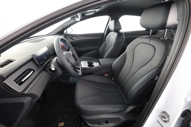 BYD Seal 6 DM-i DM-i 1.5 184 CV PHEV Boost - foto 2 di 4