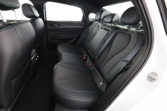 BYD Seal 6 DM-i DM-i 1.5 184 CV PHEV Boost - foto 3 di 4