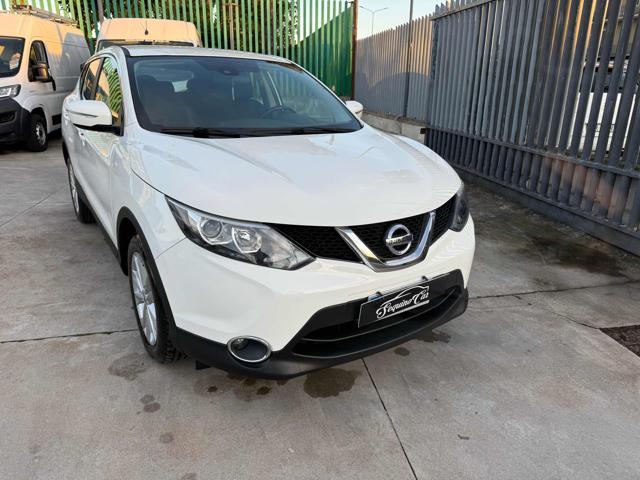 Nissan Qashqai 1.6 dCi 2WD Tekna usato a GIUGLIANO IN CAMPANIA