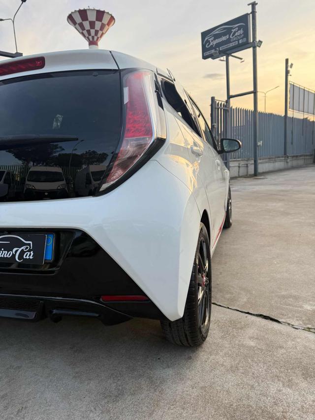 Toyota Aygo 1.0 VVT-i 69 CV 5 porte x-cool usato a GIUGLIANO IN CAMPANIA