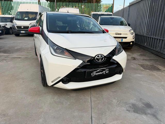 Toyota Aygo 1.0 VVT-i 69 CV 5 porte x-cool usato a GIUGLIANO IN CAMPANIA