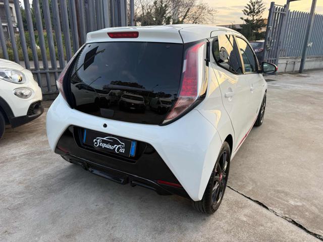 Toyota Aygo 1.0 VVT-i 69 CV 5 porte x-cool - foto 4 di 4