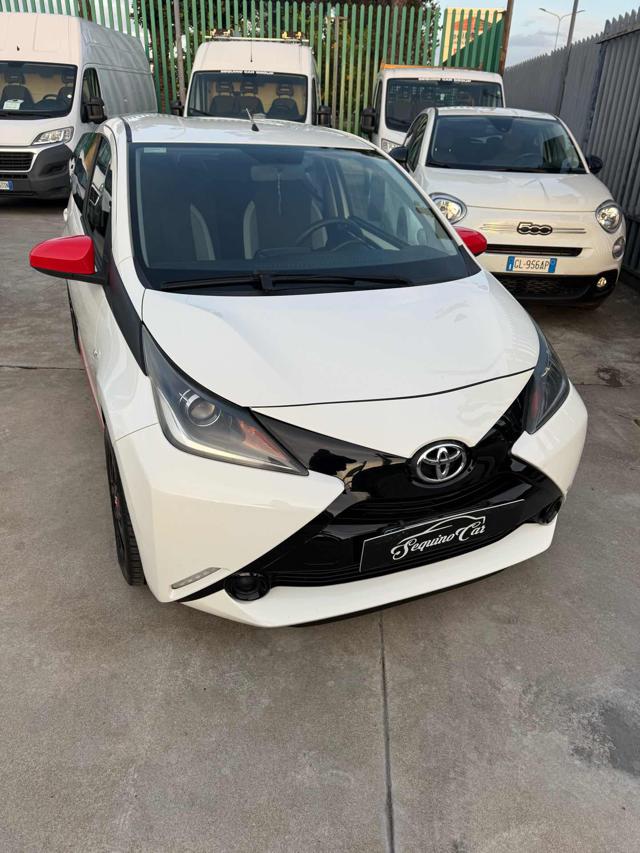 Toyota Aygo 1.0 VVT-i 69 CV 5 porte x-cool - foto 3 di 4