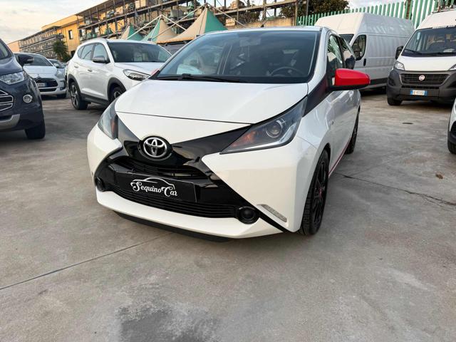 Toyota Aygo 1.0 VVT-i 69 CV 5 porte x-cool - foto 2 di 4