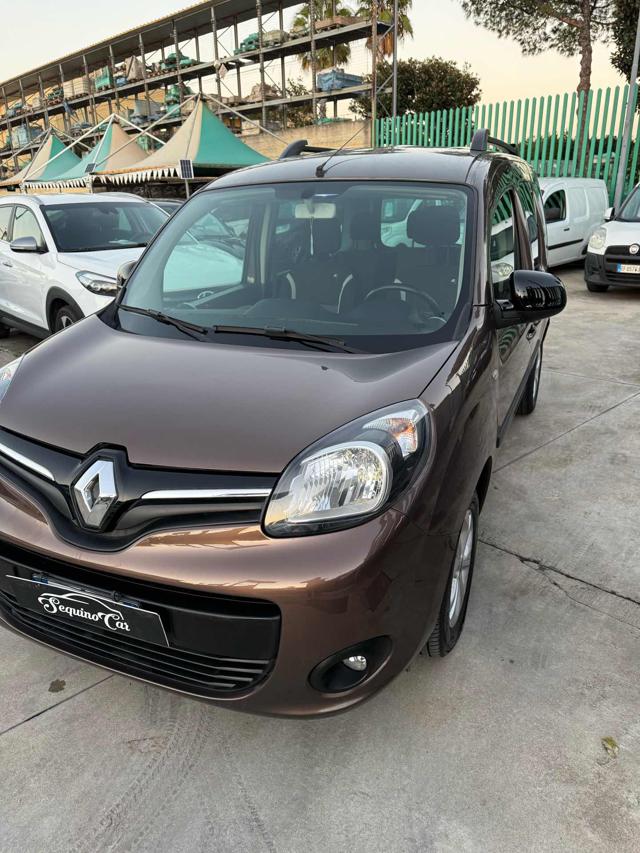 Renault Kangoo 1.5 dCi 90CV 5 porte Stop & Start Limited usato a GIUGLIANO IN CAMPANIA