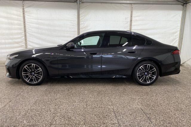 BMW 520 d 48V xDrive Msport - foto 3 di 4