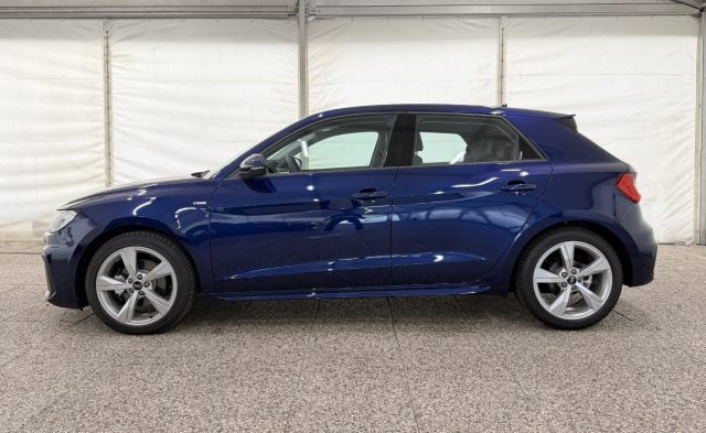 Audi A1 SPB 30 TFSI S tronic Identity Black - foto 3 di 4