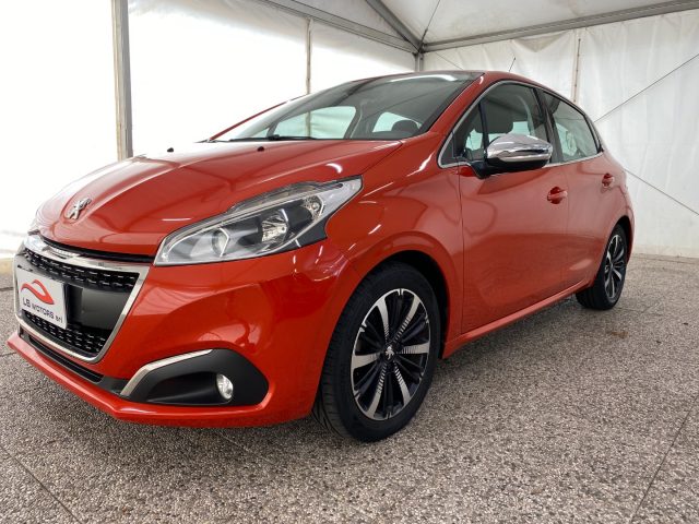 Peugeot 208 serie PureTech 82 5 porte Allure - foto 2 di 4