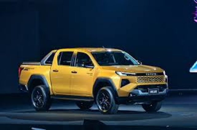 Toyota Hilux NG26 2.8 D-4D A/T 4WD 48V 4 porte Double Cab nuovo a SCANDIANO