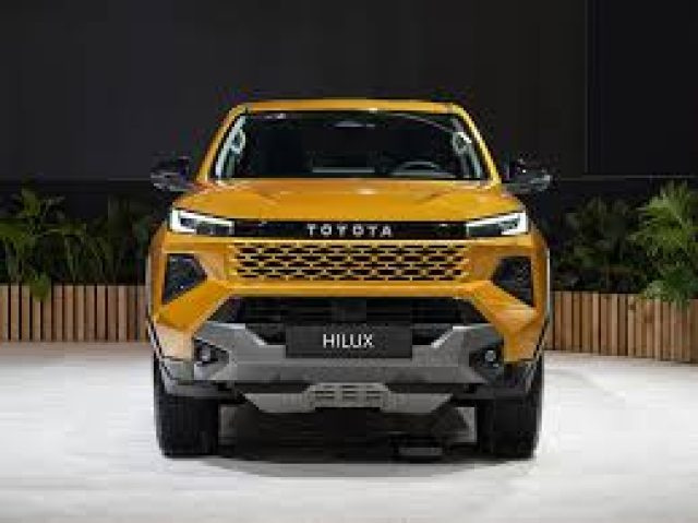 Toyota Hilux NG26 2.8 D-4D A/T 4WD 48V 4 porte Double Cab - foto 3 di 4