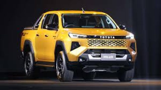 Toyota Hilux NG26 2.8 D-4D A/T 4WD 48V 4 porte Double Cab - foto 4 di 4
