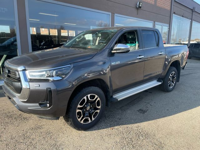 Toyota Hilux 2.4 D-4D A/T 4WD 4 porte Double Cab Executive - foto 2 di 4