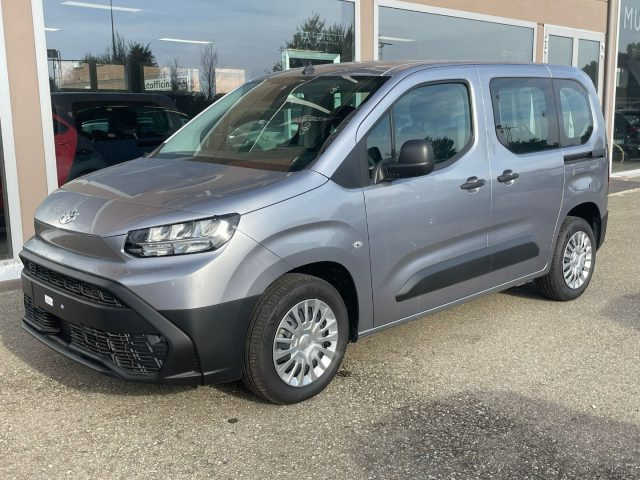 Toyota Proace City Verso 1.2 110 CV S&S Short Lounge - foto 2 di 4