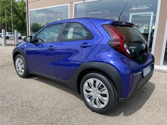 Toyota Aygo X 1.0 VVT-i 72 CV 5 porte Active - foto 3 di 4