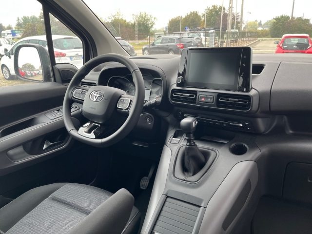 Toyota Proace City Verso 1.5D 100 CV S&S Short Executive, in vendita a Scandiano (RE)