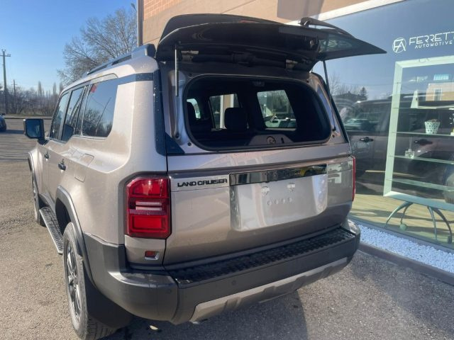 Toyota Land Cruiser 2.8 D4D A/T AWD ICON nuovo a SCANDIANO
