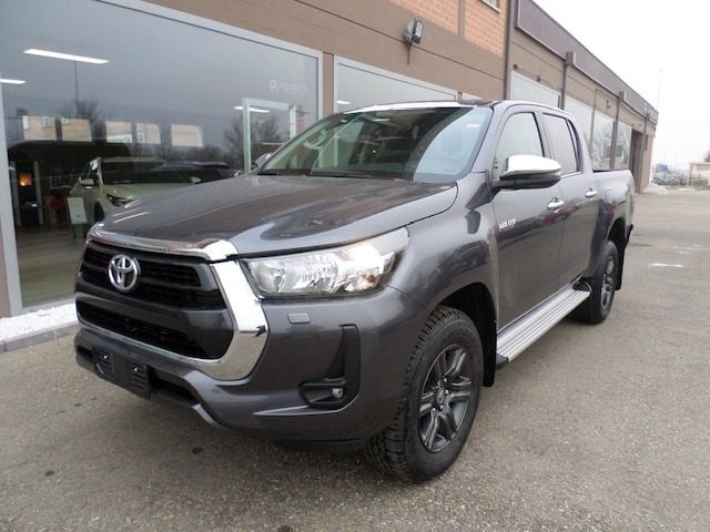 Toyota Hilux 2.8 D-4D A/T 4WD 48V 4 porte Double Cab Executive - foto 2 di 4
