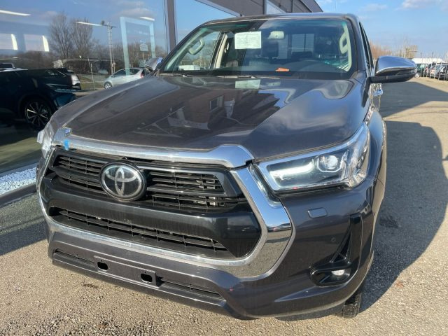 Toyota Hilux 2.4 D-4D A/T 4WD 4 porte Double Cab Executive - foto 4 di 4