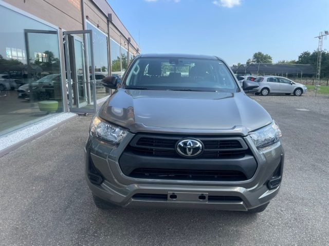 Toyota Hilux 2.4 D-4D A/T 4WD 4 porte Double Cab Comfort nuovo a SCANDIANO