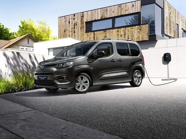 Toyota Proace City Verso Electric 50kWh L1 Short D Executive - foto 2 di 2