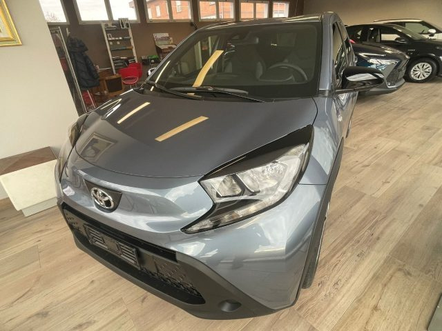 Toyota Aygo X 1.0 VVT-i 72 CV 5 porte Active CVT - foto 3 di 4