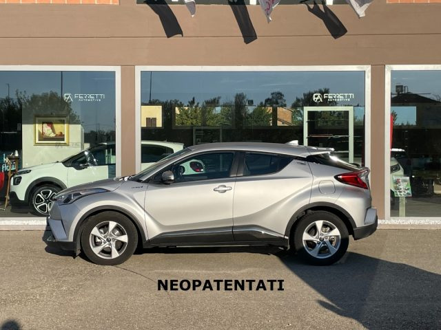 Toyota C-HR 1.8 Hybrid E-CVT Active usato a SCANDIANO