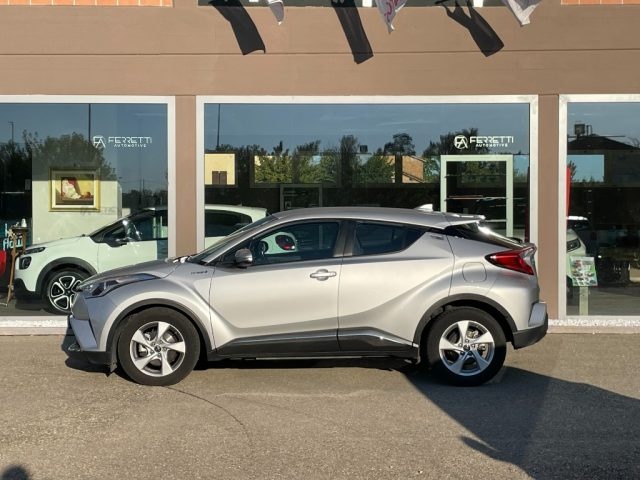 Toyota C-HR 1.8 Hybrid E-CVT Active - foto 2 di 4