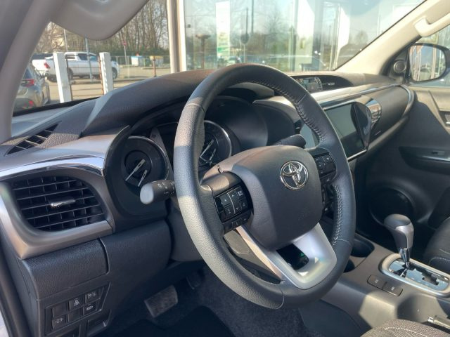 Toyota Hilux 2.4 D-4D A/T 4WD 4 porte Double Cab Lounge, in vendita a Scandiano (RE)