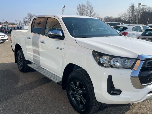 Toyota Hilux 2.8 D-4D A/T 4WD 48V 4 porte Double Cab Lounge - foto 3 di 4