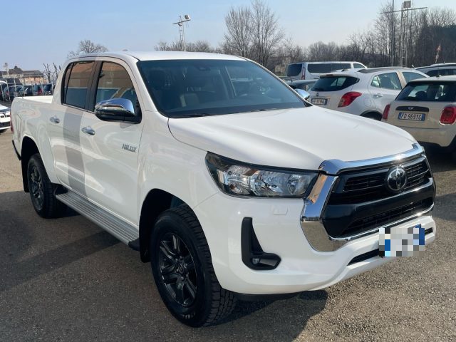 Toyota Hilux 2.8 D-4D A/T 4WD 48V 4 porte Double Cab Lounge - foto 4 di 4