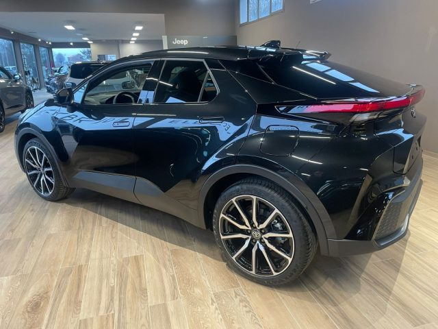 Toyota C-HR 2.0 PHEV GR Sport - foto 2 di 4