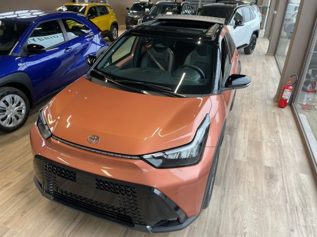 Toyota Aygo X 1.5 Hybrid 115 CV 5 porte Premium - foto 3 di 4