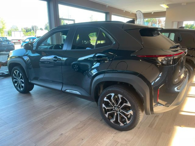 Toyota Yaris Cross 1.5 Hybrid 130 CV 5p. E-CVT Trend - foto 2 di 4