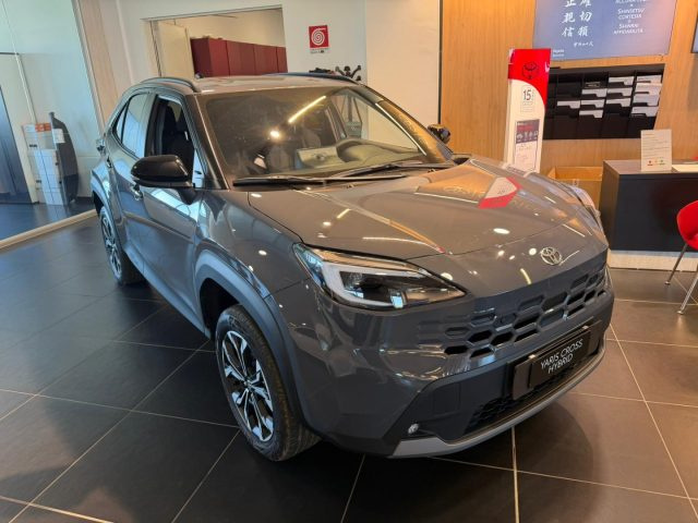 Toyota Yaris Cross 1.5 Hybrid Icon 130cv e-cvt nuovo a SCANDIANO