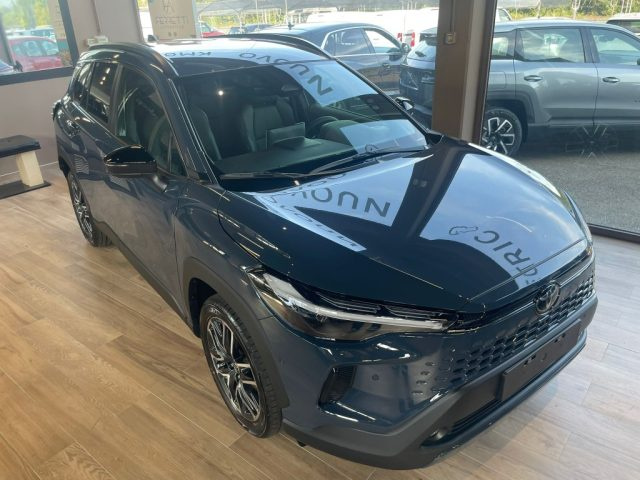 Toyota Corolla Cross 2.0 Hybrid 180 CV E-CVT Premium - foto 3 di 9