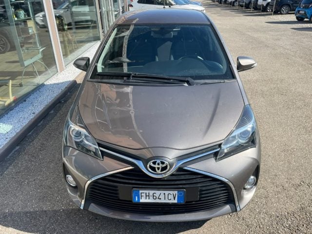 Toyota Yaris 1.0 5 porte Lounge - foto 3 di 4