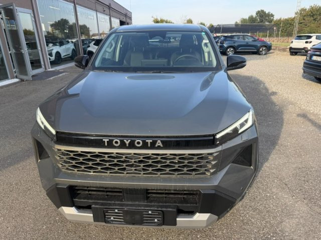 Toyota Hilux 2.8 d-4d 48V double cab Premium auto - foto 3 di 4